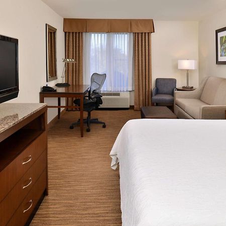 Hilton Garden Inn Addison Extérieur photo