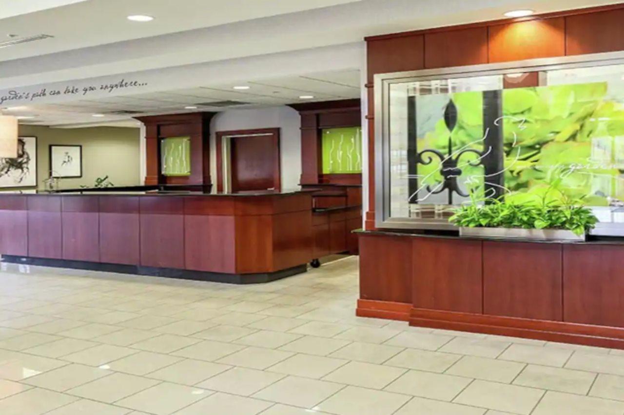 Hilton Garden Inn Addison Extérieur photo