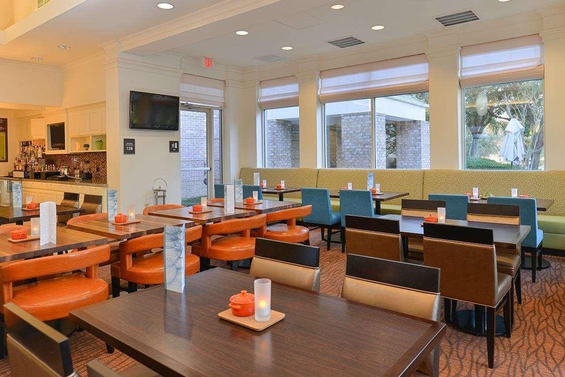 Hilton Garden Inn Addison Extérieur photo