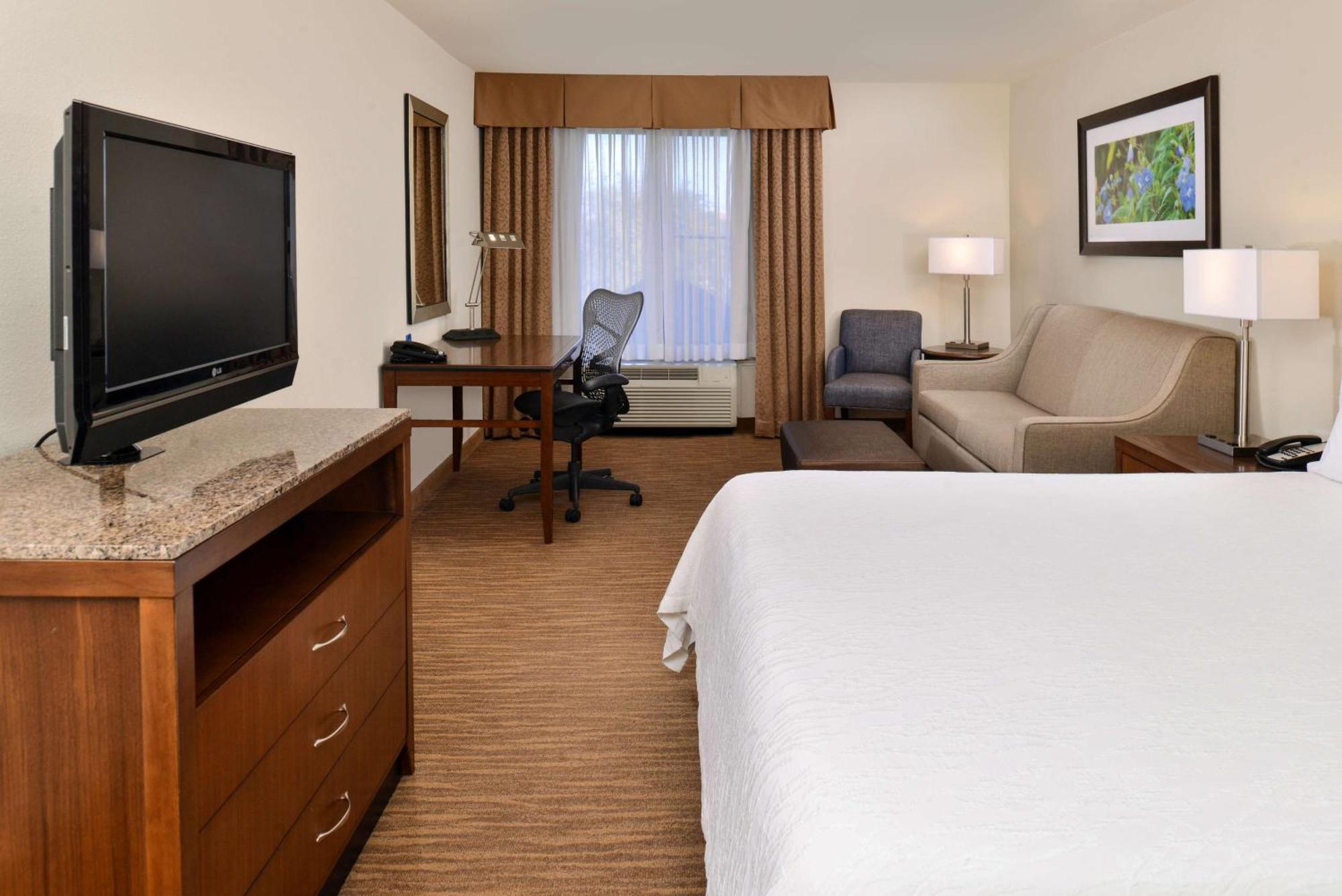 Hilton Garden Inn Addison Extérieur photo