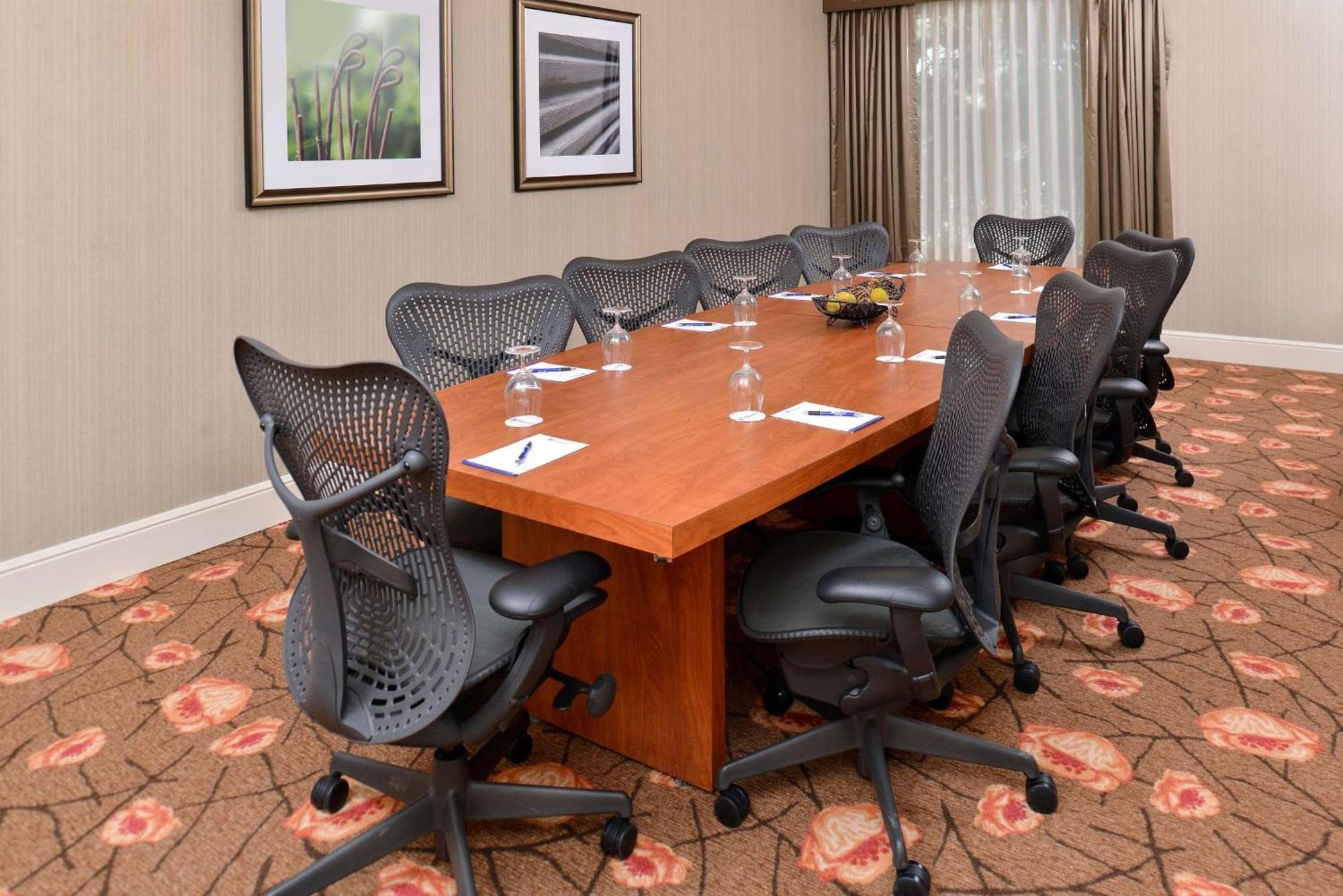 Hilton Garden Inn Addison Extérieur photo