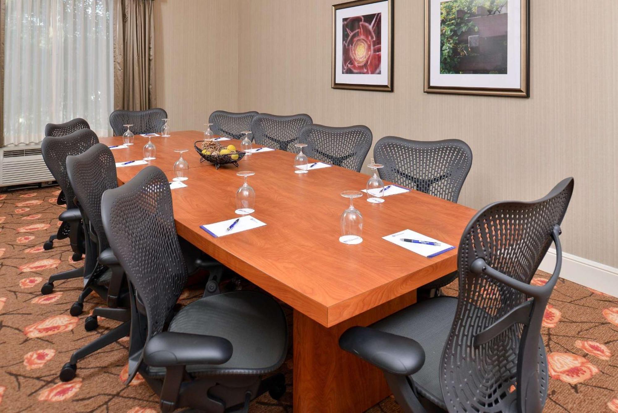 Hilton Garden Inn Addison Extérieur photo