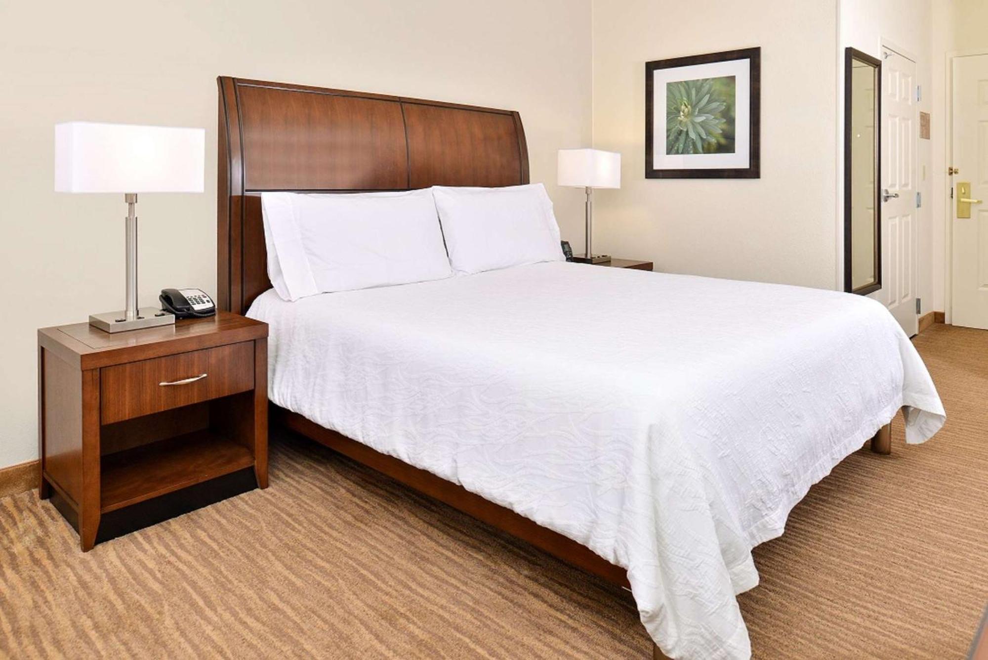Hilton Garden Inn Addison Extérieur photo