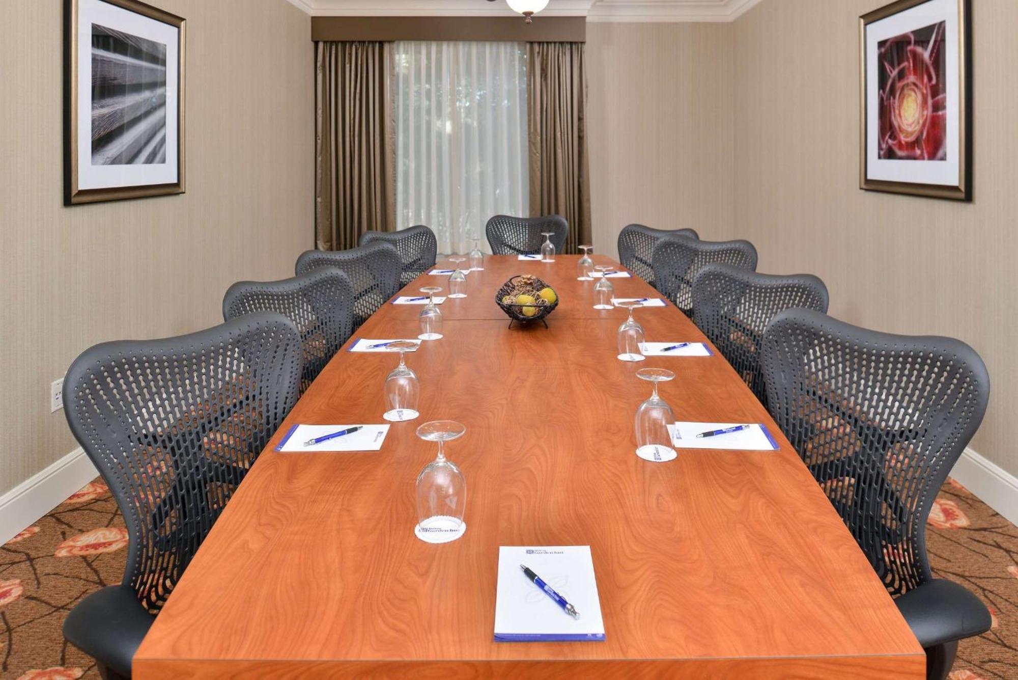 Hilton Garden Inn Addison Extérieur photo