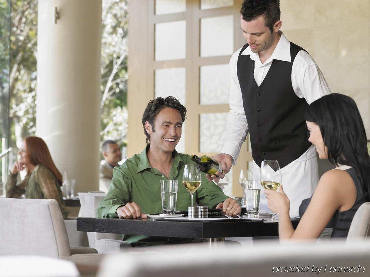 Hilton Garden Inn Addison Restaurant photo